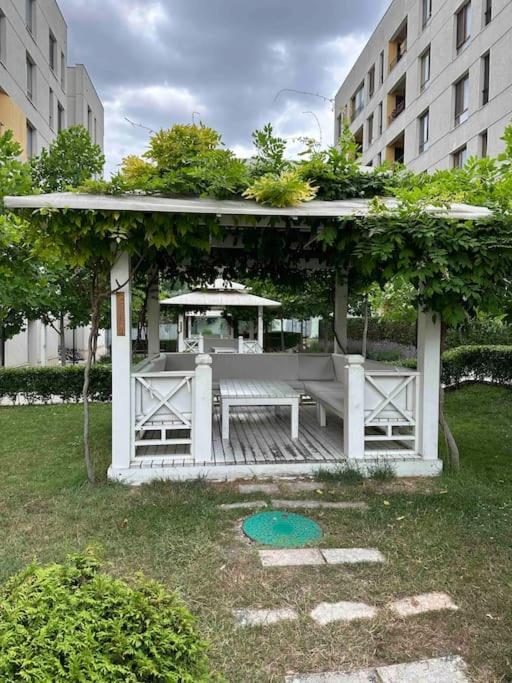 Варна Сити Парк С Паркомясто Extérieur photo